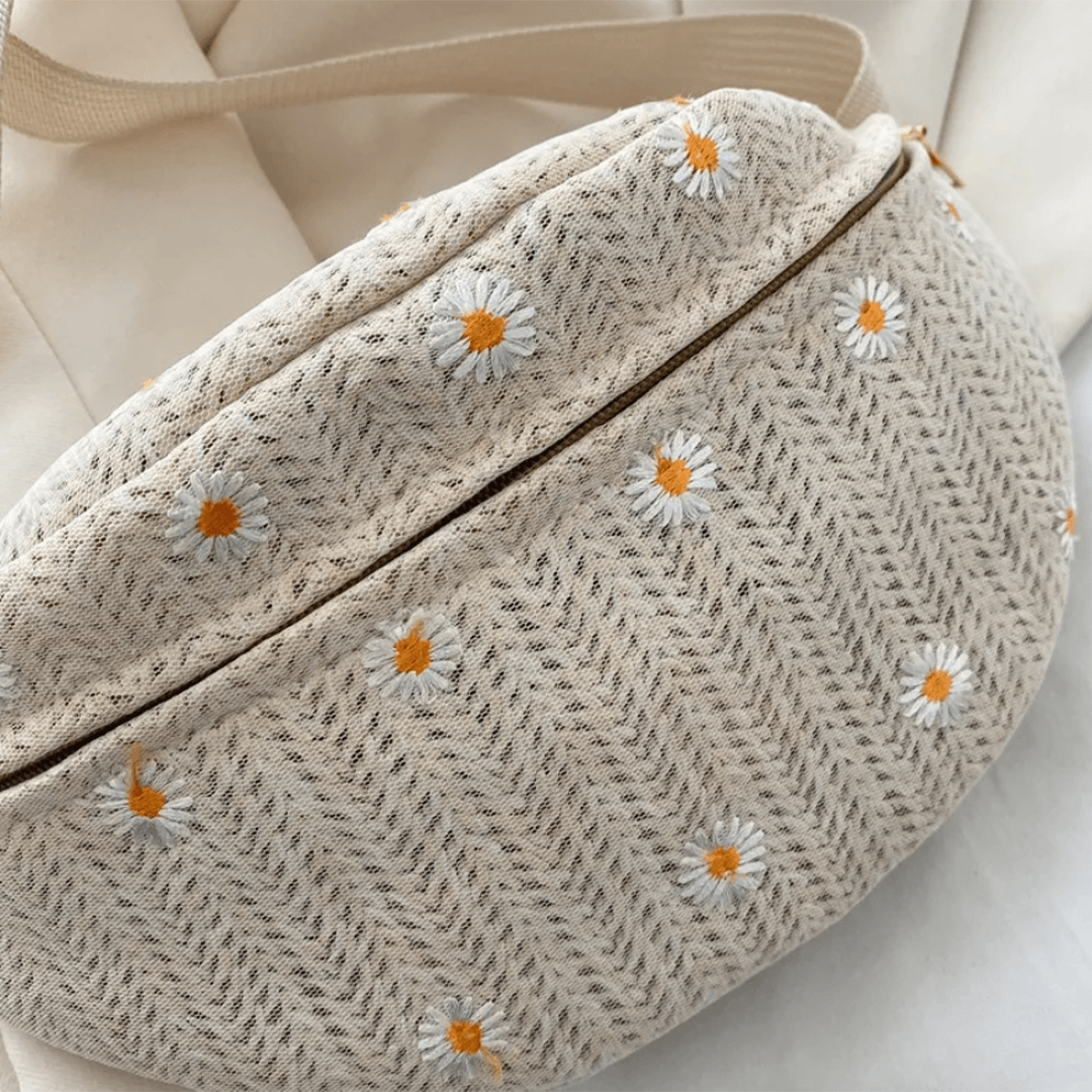 Travel Ladies Summer Woven Bum Bag Close